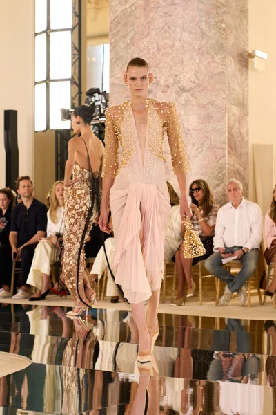 Look 17